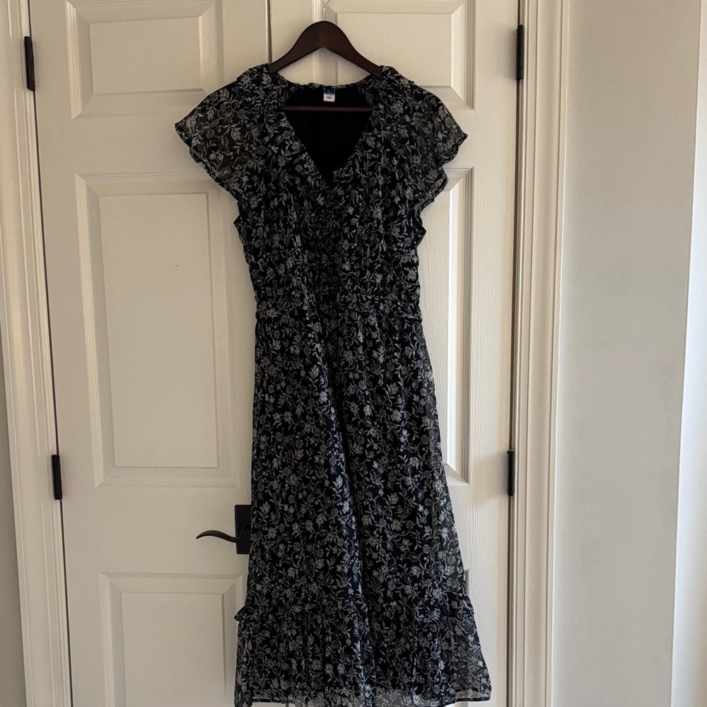 Old Navy Black and White Floral Midi Dress